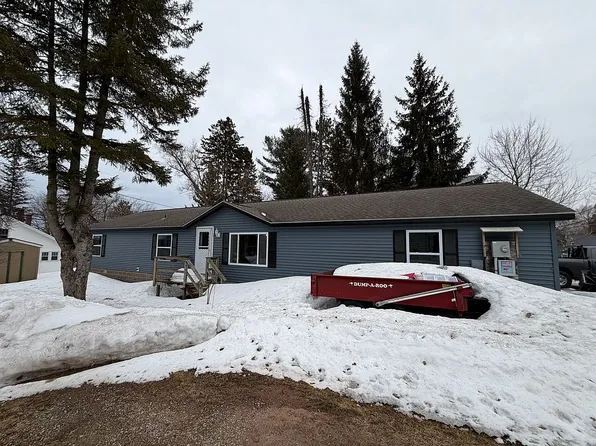 42274 N Hancock St, Chassell, MI 49916