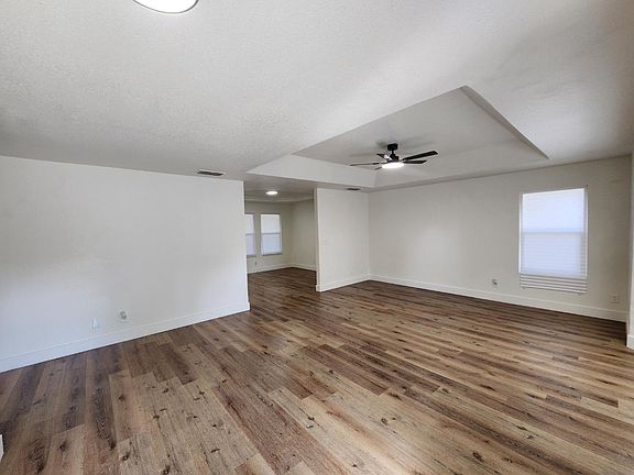 5th image of 18626 Ridgedale Dr