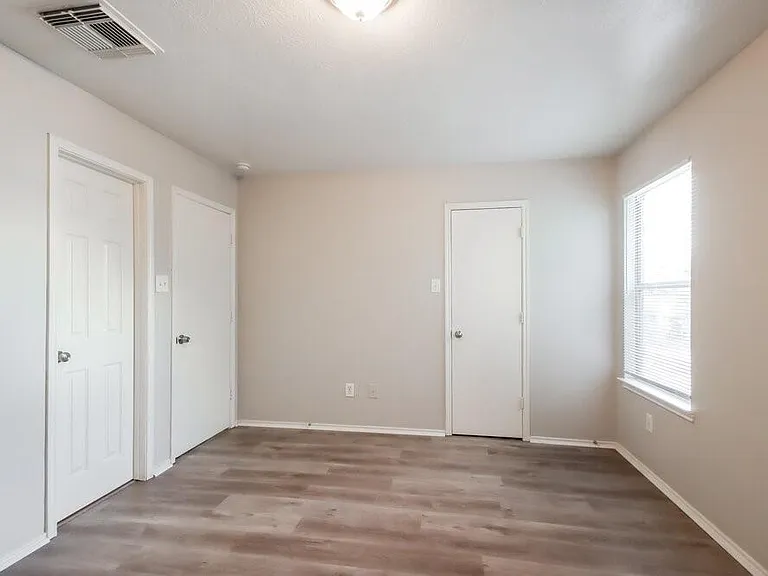 21243 Linden House Ct — Photo 9