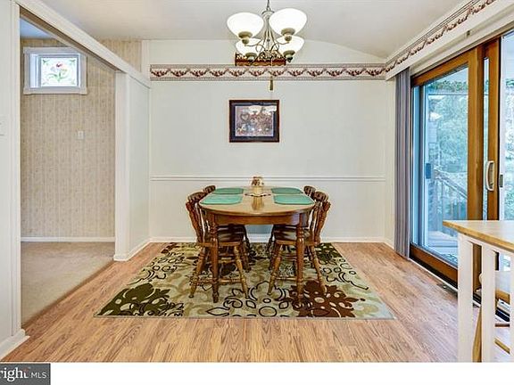 5th image of 507 Wisconsin Trl