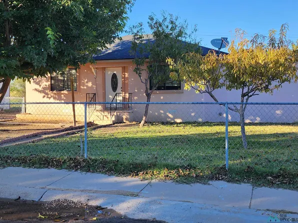 1025 Crescent Dr, Roswell, NM 88201