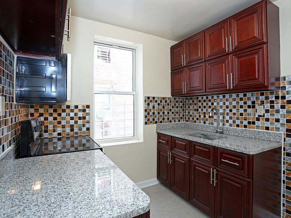 1st image of 15311 88th Ave #334A