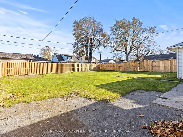 14 Westmount Ave #LOWER — Photo 21
