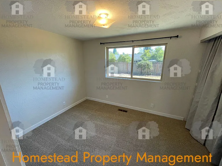 130 Cottonwood Ct — Photo 10