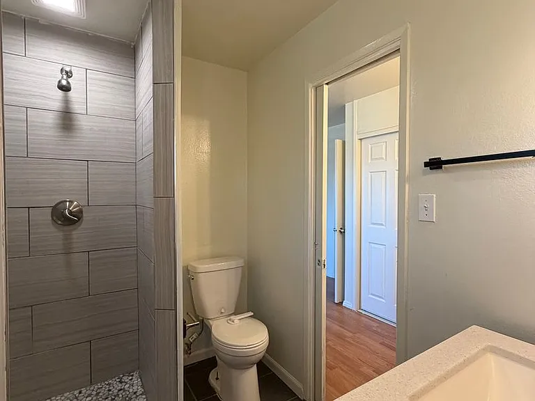29205 Exeter St — Photo 55