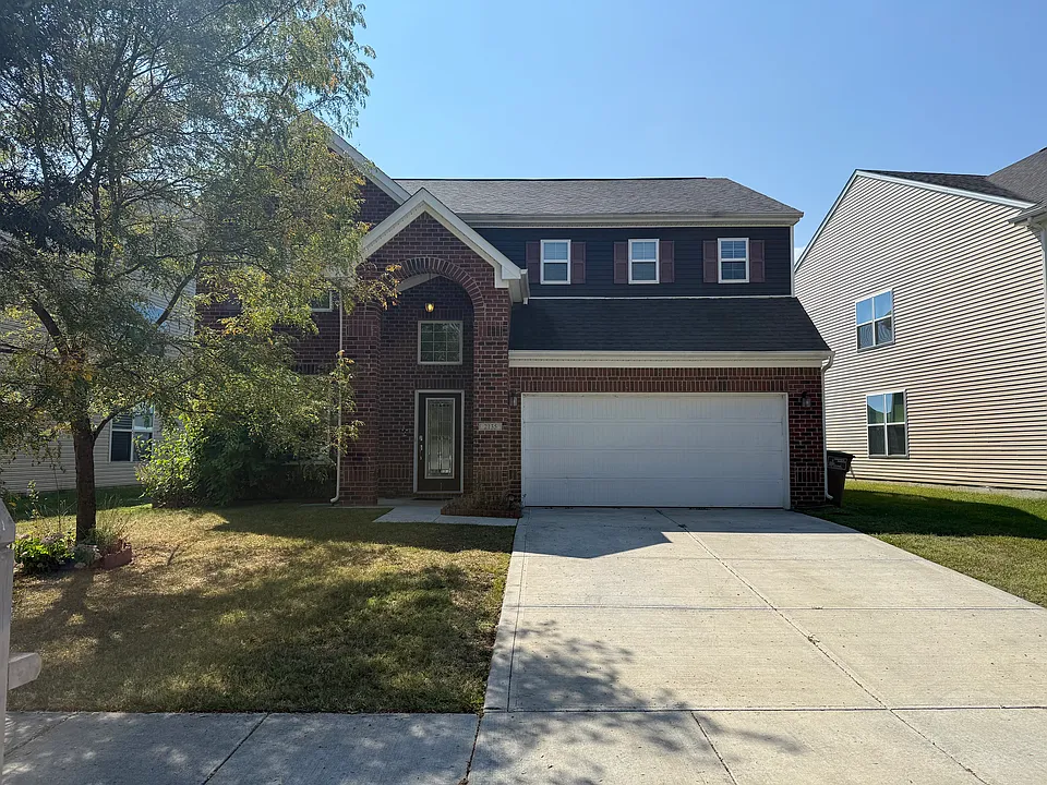 2135 Lakecrest Dr
