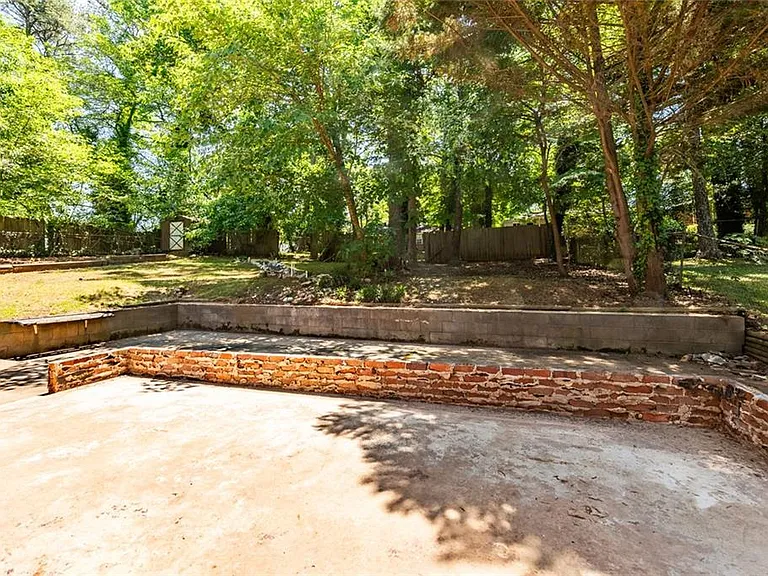 1947 Farris Dr — Photo 33