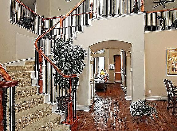 3rd image of 1512 Flowers Dr