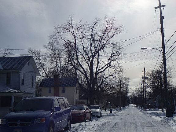 5th image of 419 N High St