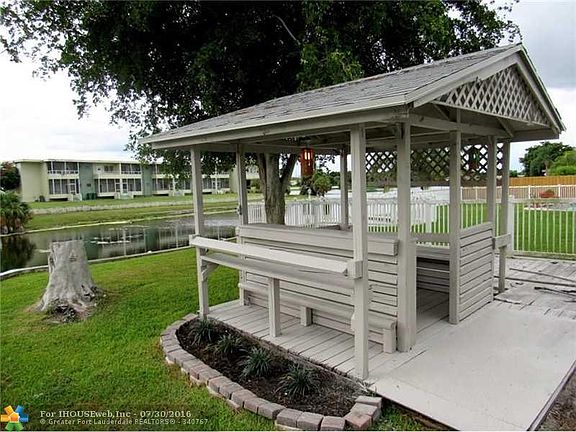 3rd image of 6288 Lakeshore Dr