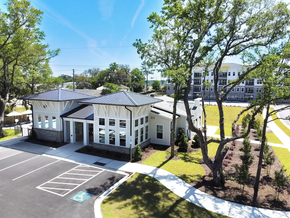 Primary Photo - The Nixon Apartments