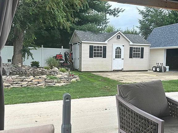 4th image of 230 5th St