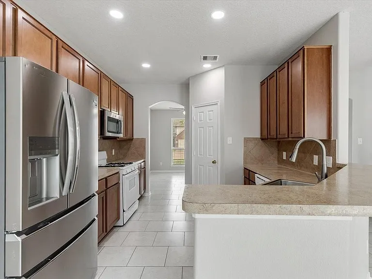 4810 Vintage Grove Ct — Photo 11