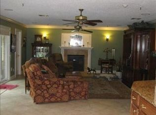 4401 Lake Vista Dr, Metairie, LA 70006