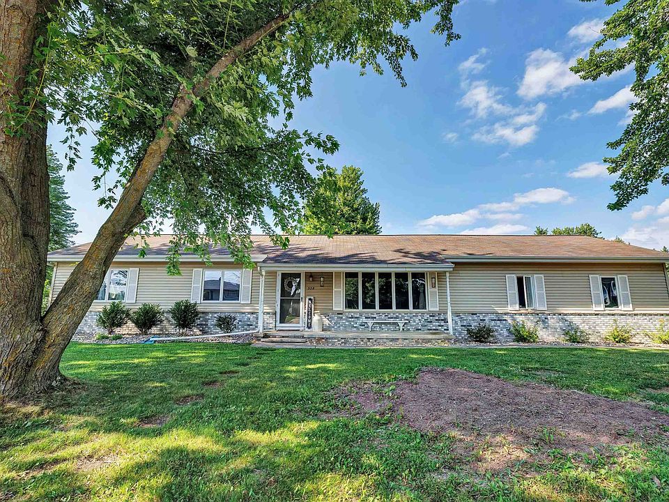 1st image of 228 Pinecrest Ct