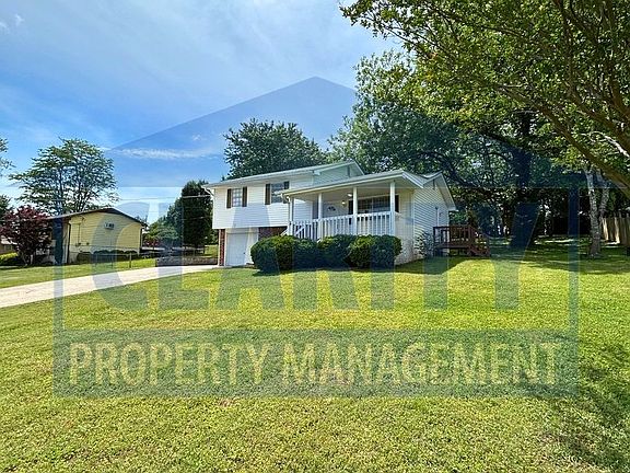 3rd image of 3891 Rolling Brook Cir NE
