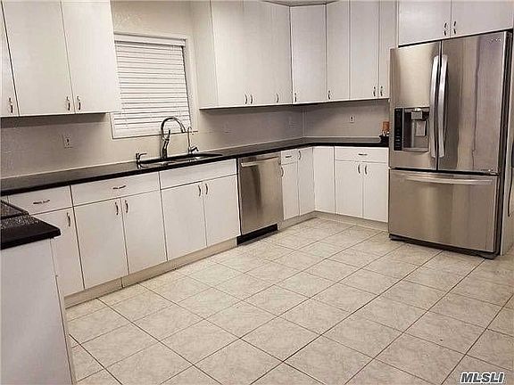 3rd image of 43 Valentine St