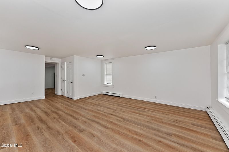 4th image of 20 7th Street