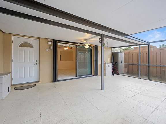 2nd image of 2575 Garden Court #2575