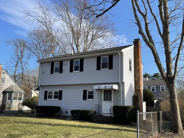 19 Montauk Street, East Falmouth, MA 02536