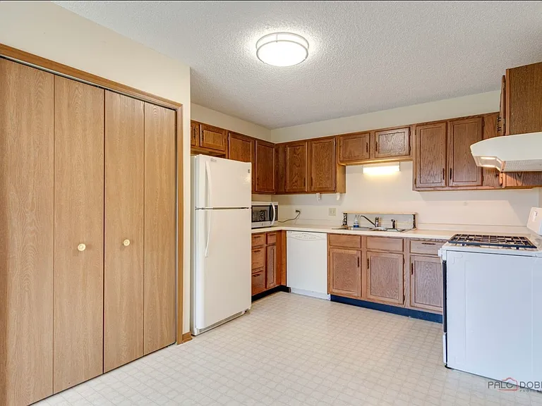 1132 Manchester Ct #1132 — Photo 9