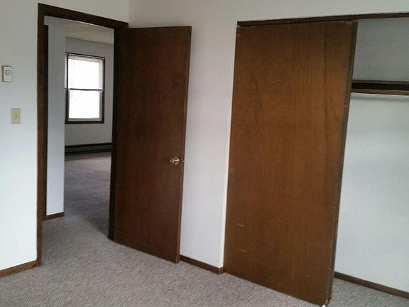3rd image of 1408 15th St SE APT 13