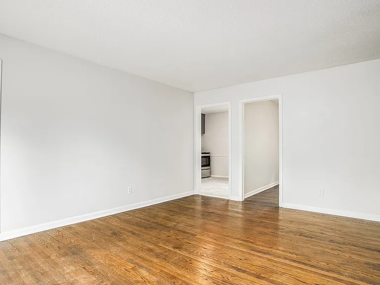 3604 E 61st St — Photo 36