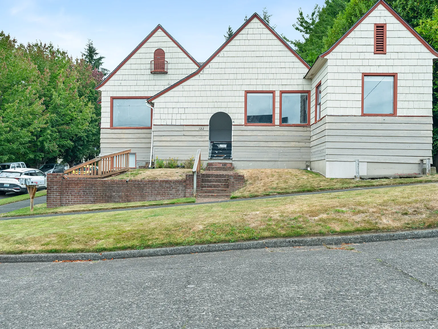 2 bed, 700 sqft, $1,300 — Photo 1