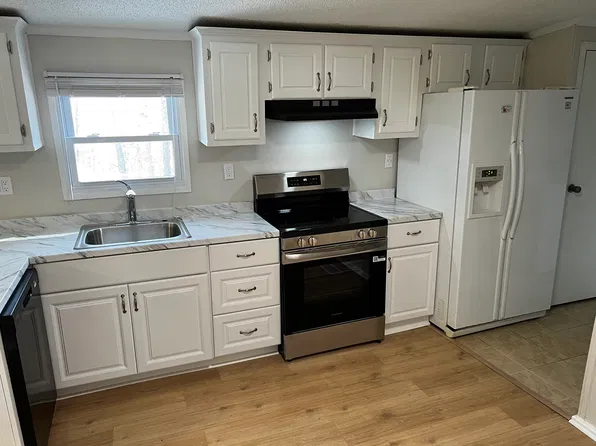 35 Mickelson Ln, Stafford, VA 22554