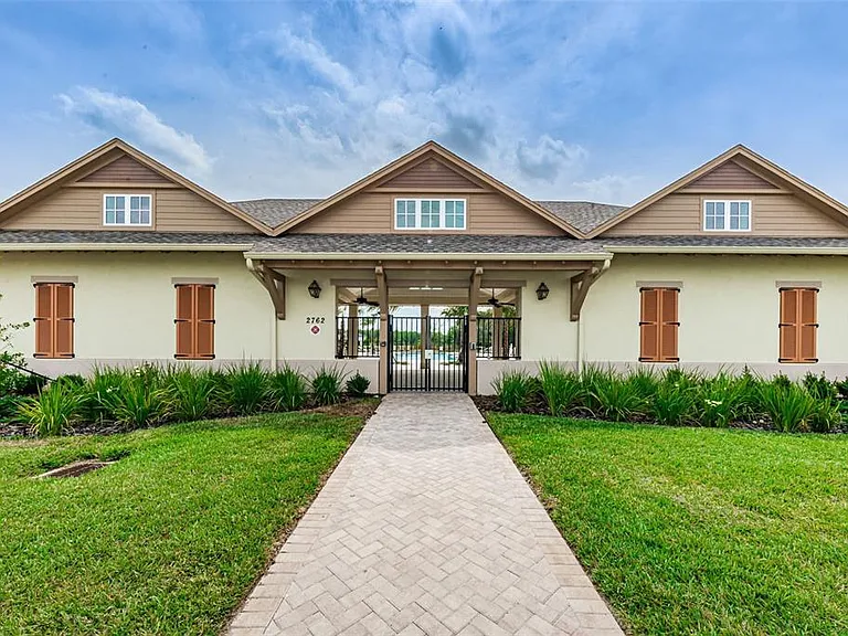 8327 Crescent Oaks Dr — Photo 47