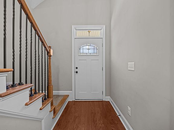 5th image of 120 Glen Oaks Dr