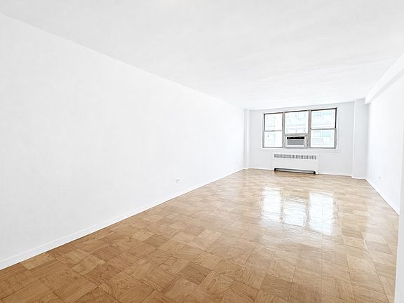3rd image of 240 E 35th St APT 10D