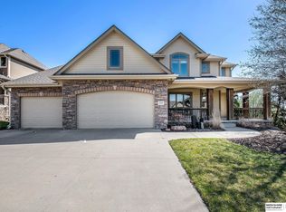 19205 Sahler St, Elkhorn, NE 68022