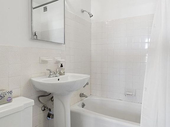 5th image of 101 W 12th St APT 18A