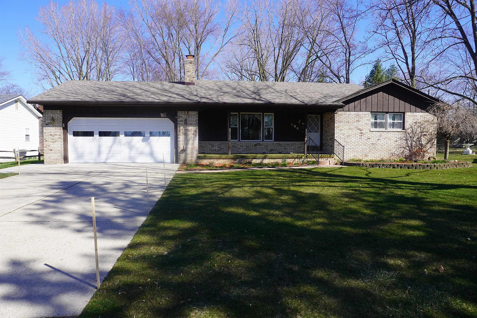 580 Northlawn St photo 1