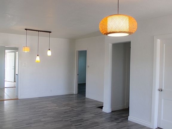 5th image of 3824 Jackson Ave