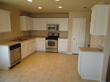 5th image of 244 Hilltop Dr
