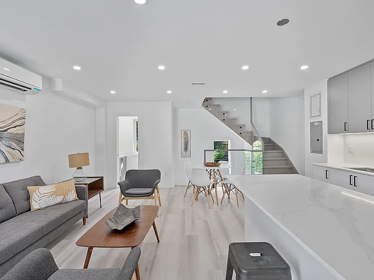 587 Oakwood Ave — Photo 109