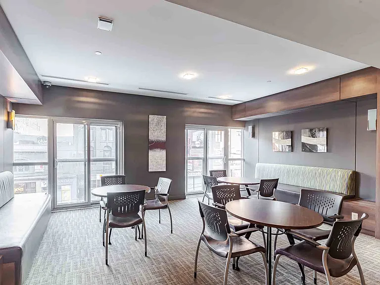 570 Bay St E — Photo 19