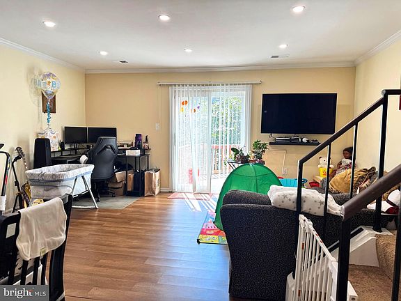 4th image of 3837 Lansdale Ct #83