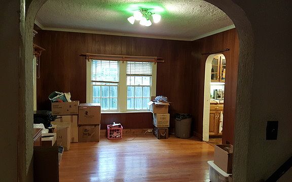 4th image of 1021 Forest Hills Ave