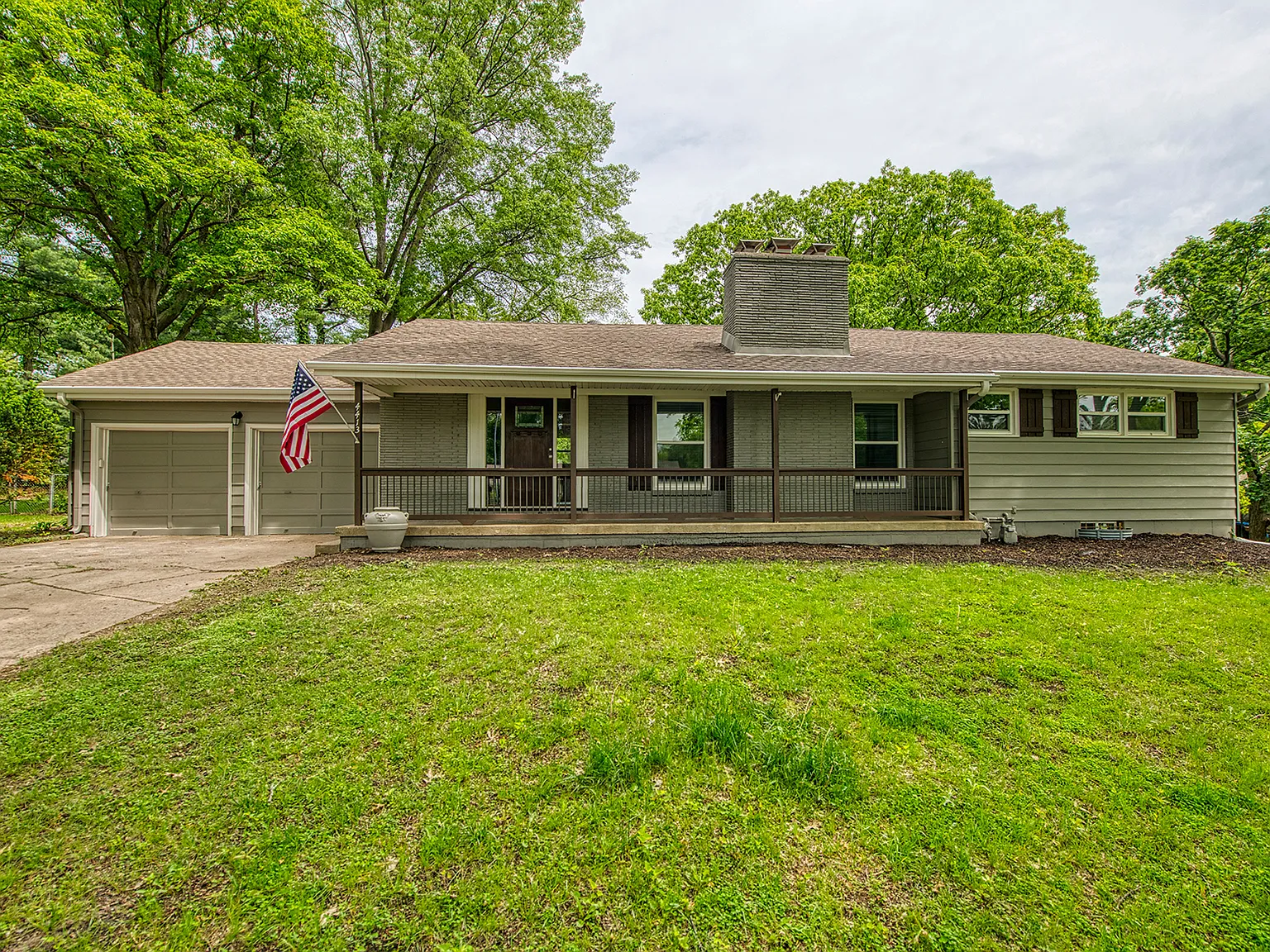 3 bed, 2.5 bath, 2000 sqft, $2,350 — Photo 1