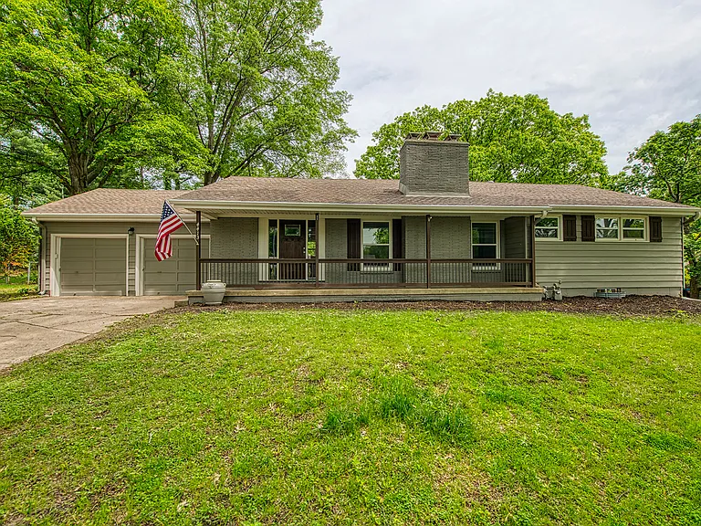4413 N Grand Ave — Photo 1
