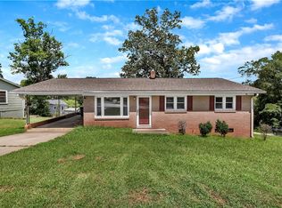 704 W Grady St, Seneca, SC 29678