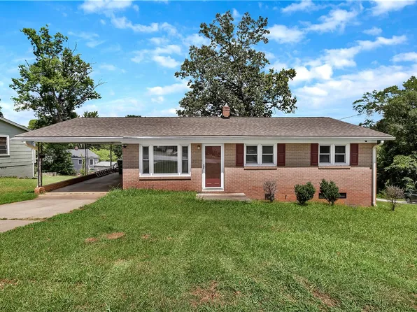 704 W Grady St, Seneca, SC 29678