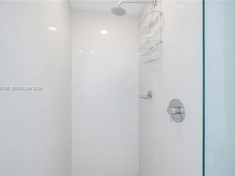 121 NE 34th St #2111 — Photo 18