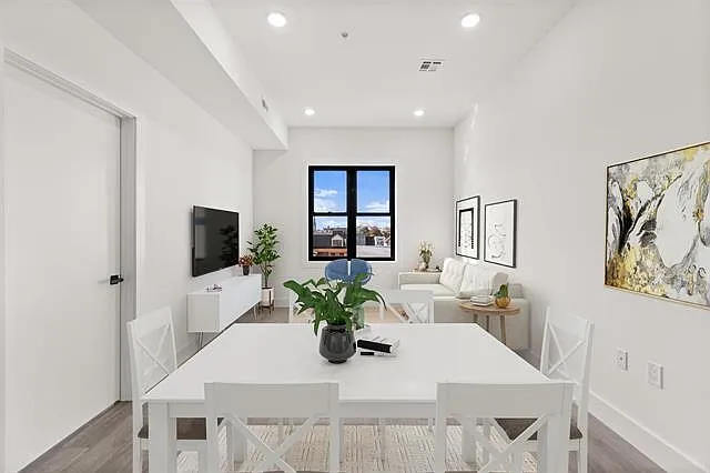 425-429 Avenue C404 — Photo 13