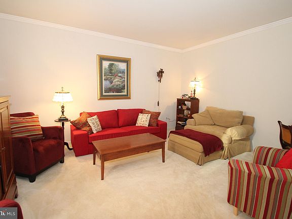 4th image of 30 Manassas Dr