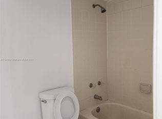 8640 SW 212th St APT 305, Cutler Bay, FL 33189