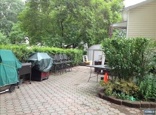 460 Glenwood Ave, Teaneck, NJ 07666